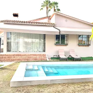https://villa-aura-500-metros-de-la-playa.es-andalucia.com
